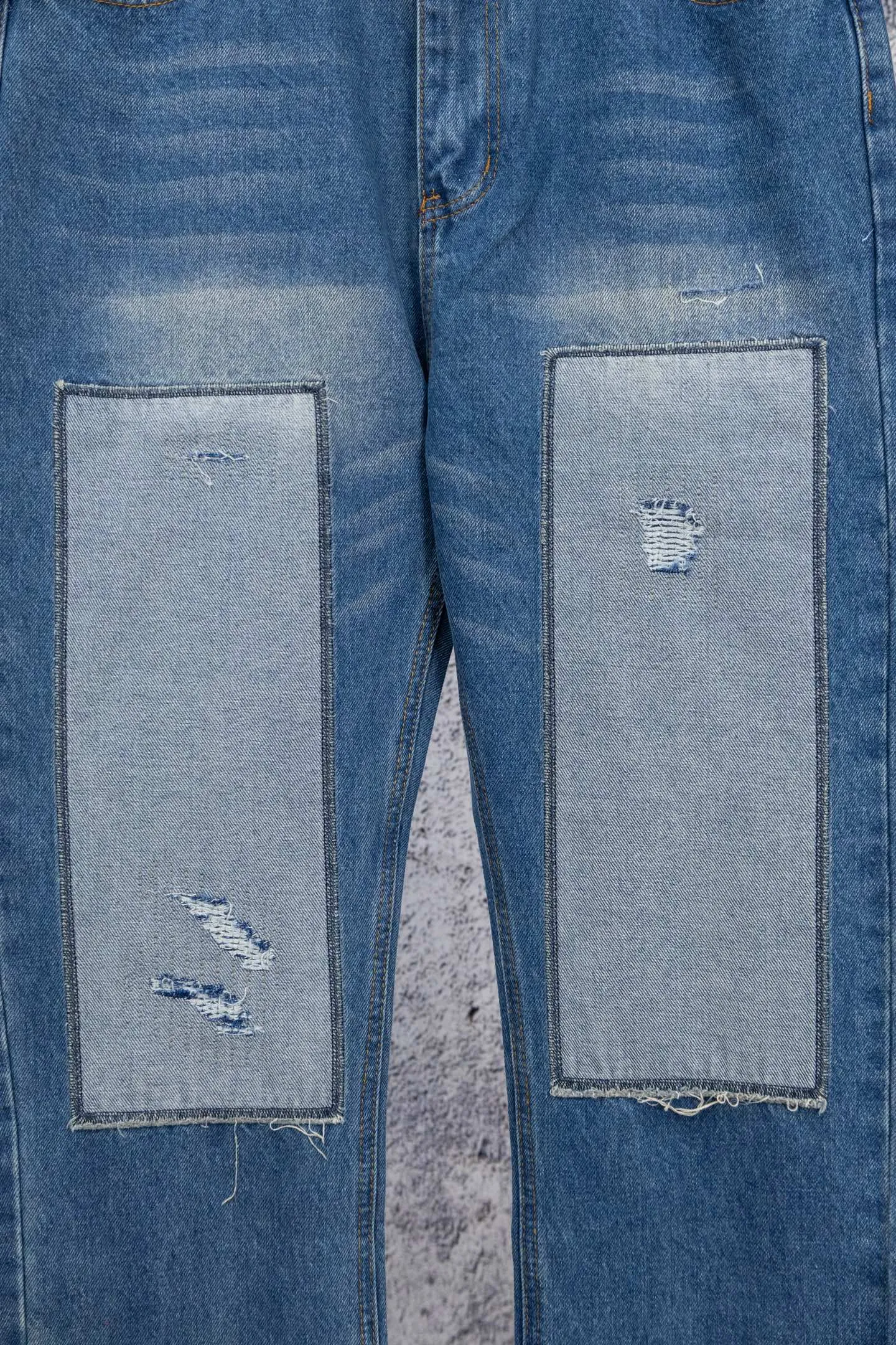 P230 Ralph Lauren 2026RRL retro ripped jeans, American retro essentials, classic loose fit: 13.75oz Japanese selvage denim, made in the United States, 100% cotton, perfect texture! Durable and non-shrinking: Mechanical pre-shrunk finishing® technology, still fit after long-term wear, retro wash has a more timeless taste ~ Size: 28--34 Color: Denim blue